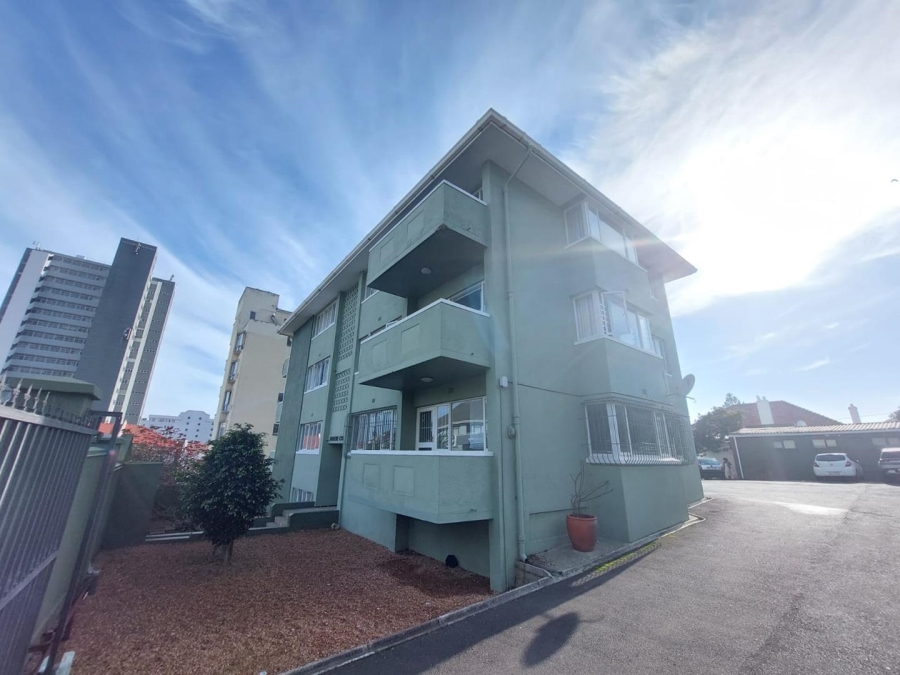 To Let 1 Bedroom Property for Rent in Sea Point Western Cape